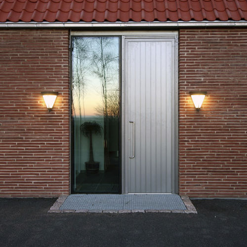 Rivestimento di facciata in mattoni - KOLUMBA™ : K33 - Petersen Tegl - in terracotta / testurizzato / decorativo