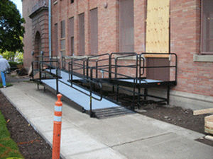 Rampa d'accesso in calcestruzzo - Handi-Ramp - per disabili / modulare