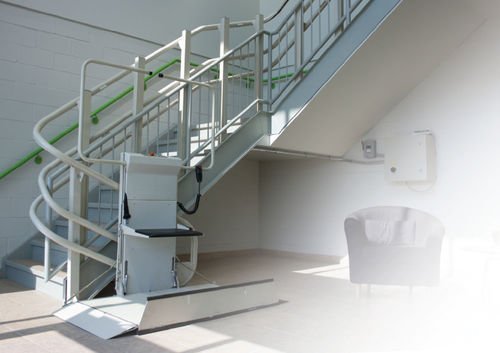 Montascale a piattaforma PMR - OMEGA - SAVARIA CONCORD - inclinato