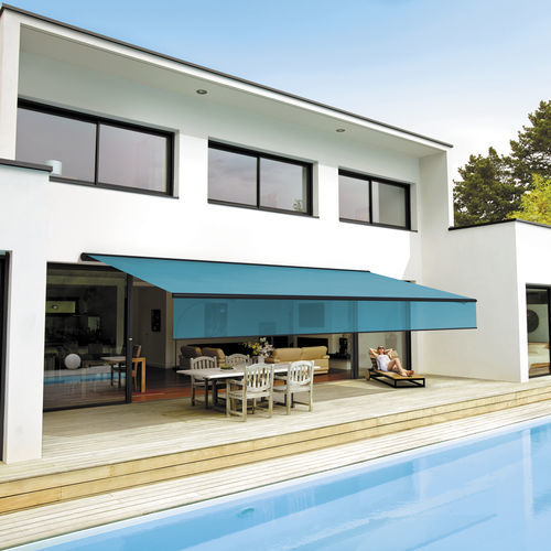 Tenda da sole con semi cassonetto - OCÉANIA - SOLISO EUROPE - a motore / contract / per terrazza