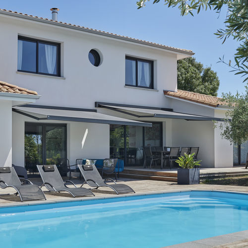 Tenda da sole a cassonetto - KUBA - SOLISO EUROPE - a motore / per terrazza / colore personalizzabile