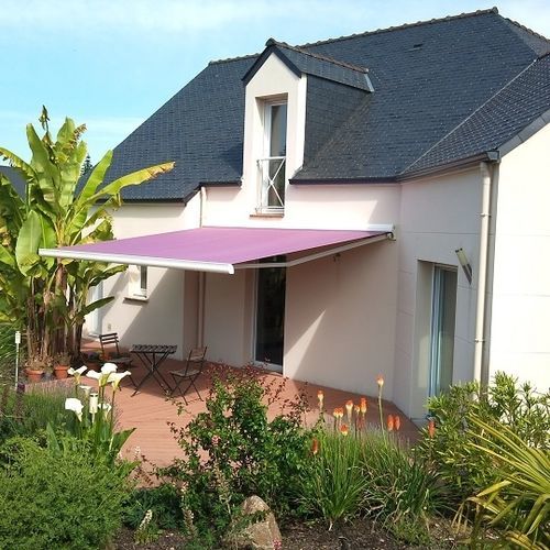 Tenda da sole a cassonetto - CALYSTA - SOLISO EUROPE - a motore / per terrazza / colore personalizzabile