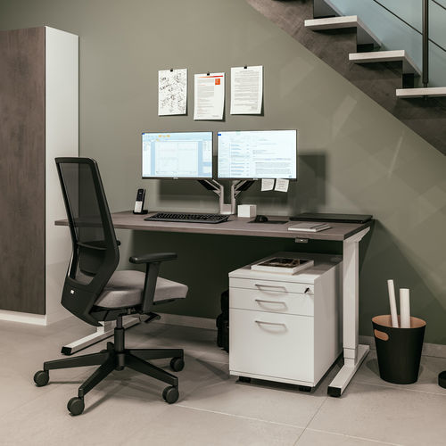 Scrivania da terra - EASY - ASSMANN BÜROMÖBEL GMBH & CO. KG - contemporanea / in legno / dritta