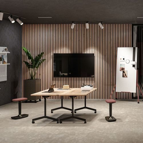 Scrivania con rotelle - CANTARIS - ASSMANN BÜROMÖBEL GMBH & CO. KG - contemporanea / in legno / in feltro