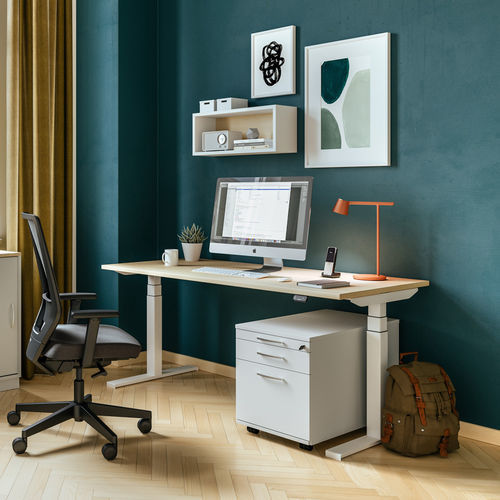 Scrivania da terra - ASSMANN BÜROMÖBEL GMBH & CO. KG - individuale / contemporanea / in legno