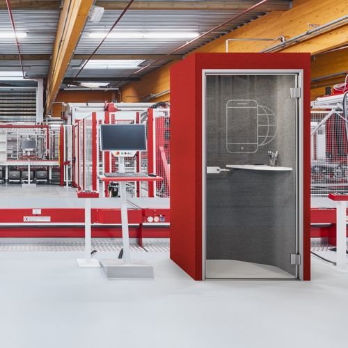 Isola di privacy per ufficio a 1 posto - SYNEO SOFT | PHONE - ASSMANN BÜROMÖBEL GMBH & CO. KG - con porta vetrata / in legno / in tessuto