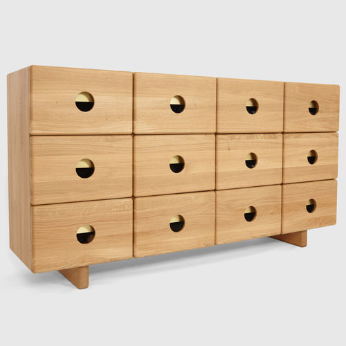 Credenza design scandinavo - CRAFT BRASS - Hans Hansen Furniture - in rovere / con cassetti / a slitta