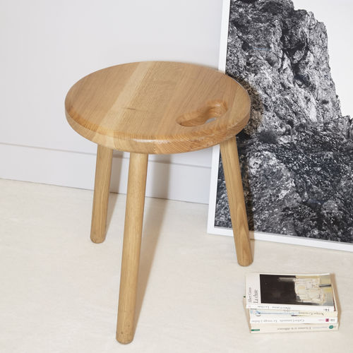 Sgabello design scandinavo - REMIX - Hans Hansen Furniture - in rovere / con supporto in quercia / con 3 piedi