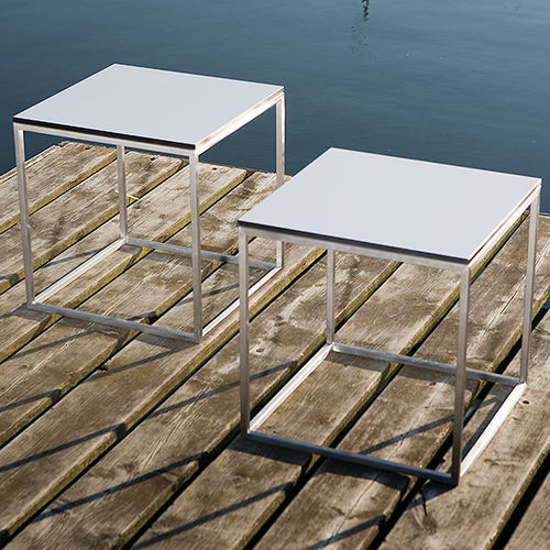 Tavolo d'appoggio contemporaneo - H 10  - Hans Hansen Furniture - in legno massiccio / in vetro / in HPL
