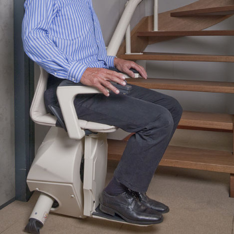 Montascale à poltroncina da interno - VAN GOGH - Handicare Stairlifts BV - girevole