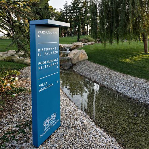 Totem di segnalazione - SPEAK - APIR SRL - LED / per spazio pubblico