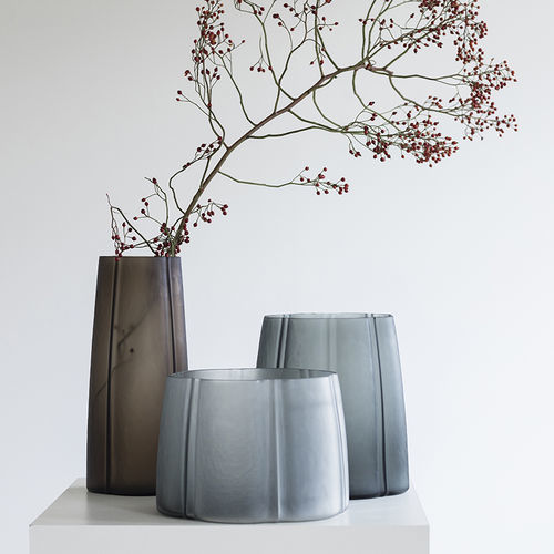 Vaso contemporaneo - SHAPES  - Piet Boon Collection - in vetro soffiato / fatto a mano / grigio