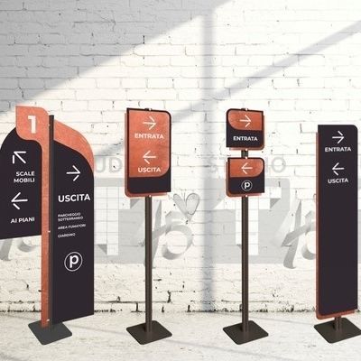 Totem di segnalazione - CORTEN - STUDIO T - per spazio pubblico / per edifici pubblici / per fiera