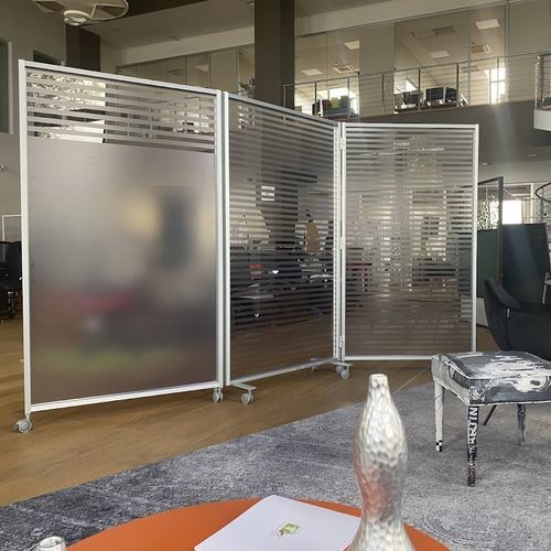 Divisorio per ufficio autoportante - TWIST - STUDIO T - in policarbonato / in alluminio / modulare