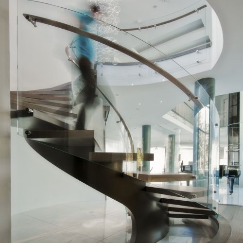 Scala a chiocciola - BACKBONE 008 - BATTIG DESIGN - con gradini in legno / con struttura in acciaio inossidabile / contemporanea