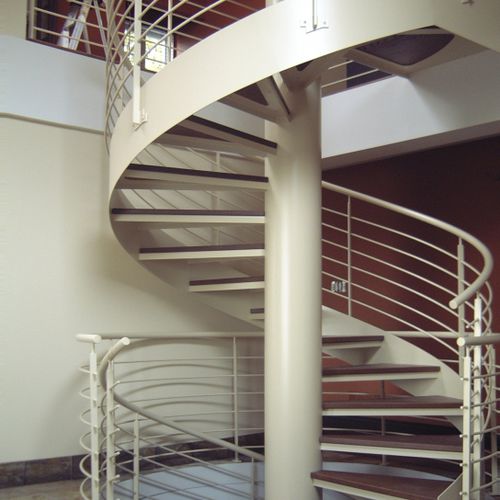 Scala a chiocciola - CORCKSCREW 1021-2 - BATTIG DESIGN - con gradini in legno / con struttura in acciaio / contemporanea
