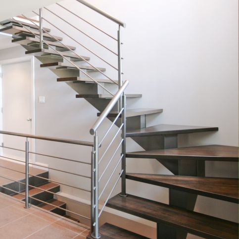 Scala dritta - BACKBONE 2440-7 - BATTIG DESIGN - con gradini in legno / con struttura in acciaio / contemporanea