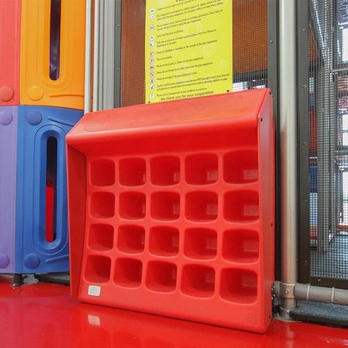 Scaffale per scarpe contemporaneo - SNEAKER KEEPER    - Soft Play LLC - autoportante / in plastica / contract