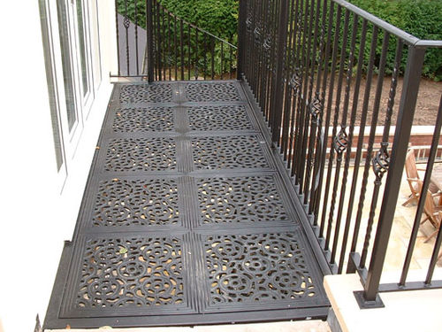 Balcone a sbarre - VICTORIAN WITH BALUSTERS - British Spirals & Castings - in ferro battuto