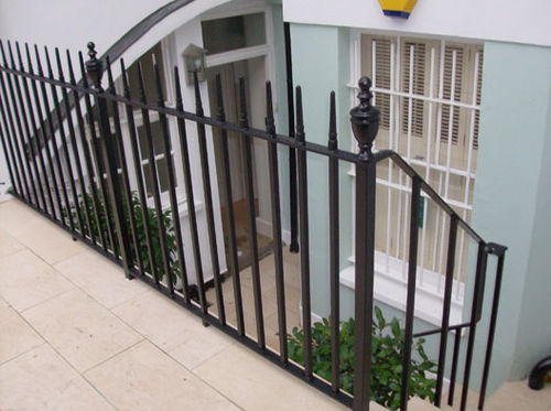 Ringhiera in ghisa - RCI SERIES - British Spirals & Castings - a sbarre / da esterno / per balcone