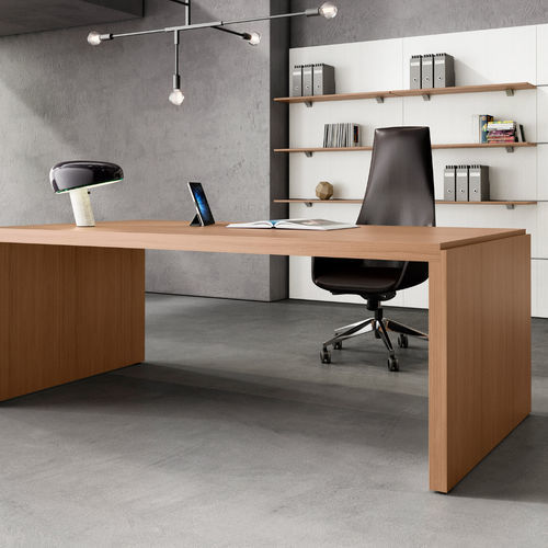 Scrivania da terra - CHARISMA 4.0 - Styloffice S.p.a. - contemporanea / in rovere / in noce