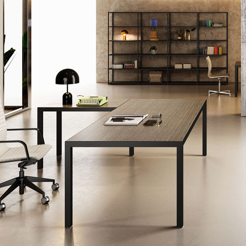 Scrivania da terra - KAY4 - Styloffice S.p.a. - minimalista / in rovere / in noce