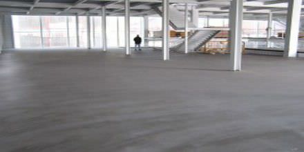 Intonaco di lisciatura - WEBER.FLOOR 4150 - Weber Industries - da pavimento / a base di cemento
