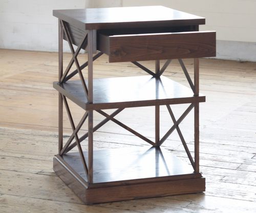 Tavolo d'appoggio contemporaneo - BLEEKER - William Yeoward - in legno / quadrato / per uso residenziale