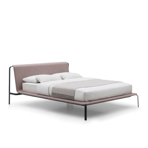 Letto matrimoniale - Bend - Bolzan Srl-Società Benefit - contemporaneo / imbottito / con testiera