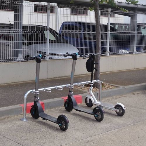 Rastrelliera per monopattino per spazi pubblici - R3815 - Industrias Agapito - per parco giochi / in acciaio galvanizzato / professionale