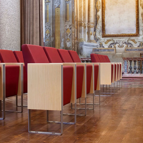 Poltrona per auditorium contemporanea - C100 - Lamm srl - in poliuretano / ergonomica / con tavoletta