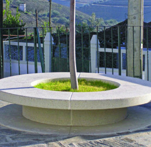 Panca per spazi pubblici contemporanea - AM: BENCH AM 100 - A Amop Synergies - in calcestruzzo / con fioriera integrata