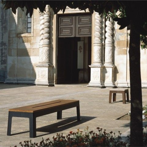 Panca per spazi pubblici contemporanea - LUGARCOMUM - A Amop Synergies - in legno / in acciaio / in calcestruzzo