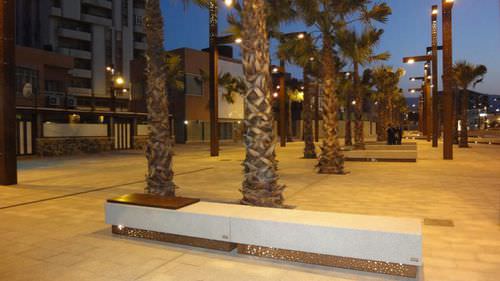 Panca per spazi pubblici contemporanea - SOLTAS : ALGECIRAS W - A Amop Synergies - in legno / in corten / in calcestruzzo