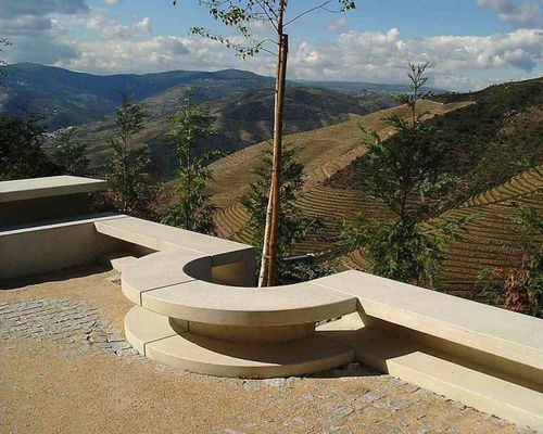 Panca per spazi pubblici contemporanea - AM : BENCH M - A Amop Synergies - in calcestruzzo