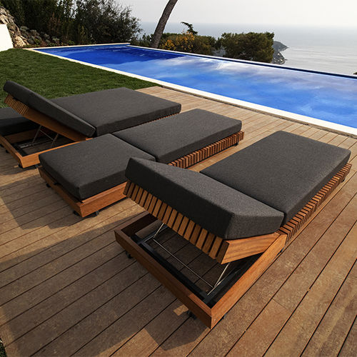 Lettino prendisole contemporaneo - CAPRI - AKT GROUP - idrorepellente / in ecopelle / in iroko