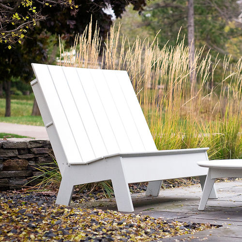 Panca per spazi pubblici contemporanea - PICKET - Loll Designs - in plastica riciclata / con schienale / in materiale riciclato