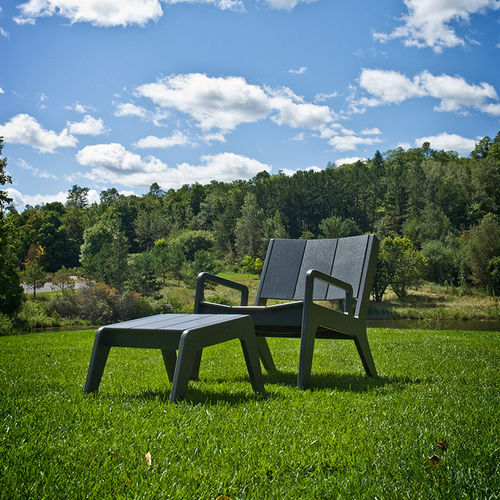 Poltrona contemporanea - NO.9 - Loll Designs - in polietilene ad alta densità HDPE / 100% riciclabile / da giardino