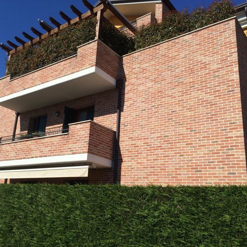 Mattone faccia a vista per facciata - CUSTOM BLEND : NEWCASTLE - Santanselmo Group - rosso / aspetto pietra