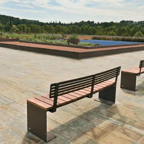 Panca per spazi pubblici contemporanea - MANTA - CYRIA | Mobilier Urbain - in legno / in acciaio / in acciaio termolaccato