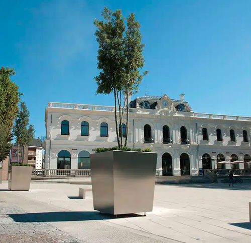 Grande fioriera in acciaio galvanizzato - I-KHEOPS - CYRIA | Mobilier Urbain - in acciaio COR-TEN® / in acciaio termolaccato / quadrata