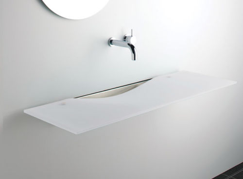 Lavabo sospeso - ONDA - Omvivo - in vetro / con piano integrato / rettangolare