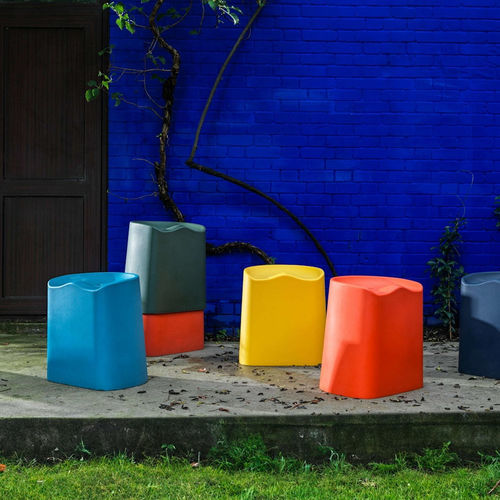 Sgabello contemporaneo - BUTT - Established and sons - in plastica / con supporto in plastica / impilabile