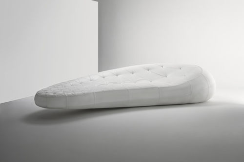 Divano contemporaneo - CHESTER - Established and sons - in tessuto / in pelle / beige