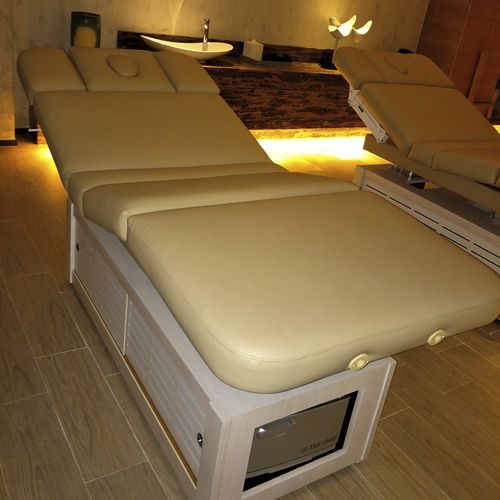 Lettino per massaggi elettrico - EMBRACE  - Touch America - in legno / in schiuma di poliuretano / ad altezza regolabile