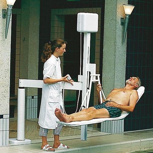 Sollevapersone per piscina - POOLI - Trautwein - elettrico / a pavimento / par paziente umano