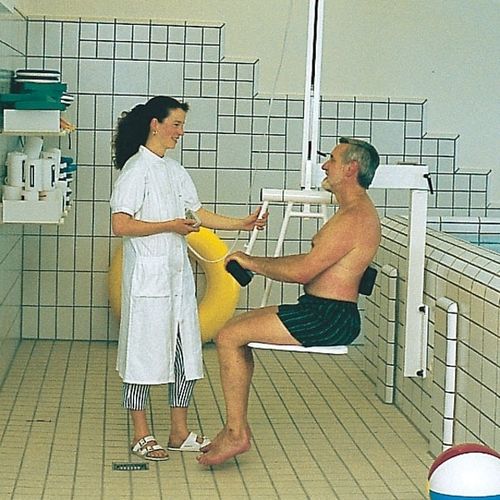 Sollevapersone per piscina - POOL III - Trautwein - elettrico / a muro / par paziente umano