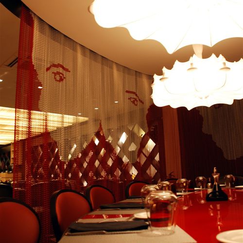 Separatore di spazi in rete - UNDULATED, MOBILE - KriskaDECOR - in metallo / per ristorante / per spazio pubblico