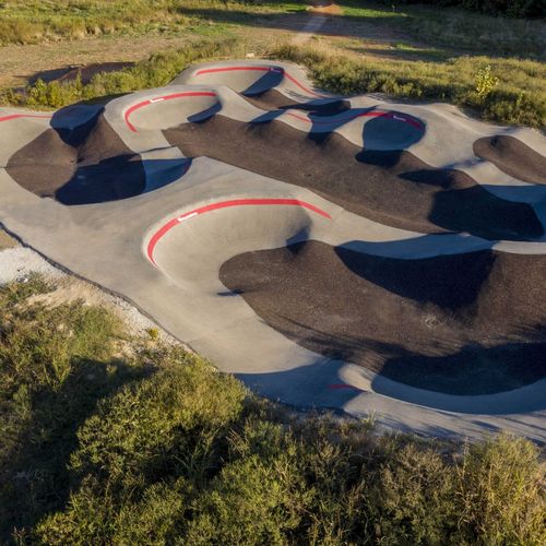 Pump track per bikeparks - BENTONVILLE, AR - World Skate Parks - in bitume