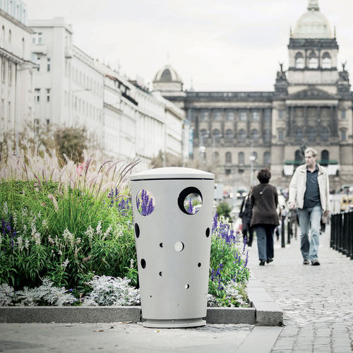 Portarifiuti pubblico - SWISSBIN - mmcité street furniture - in acciaio galvanizzato / con coperchio / da esterno